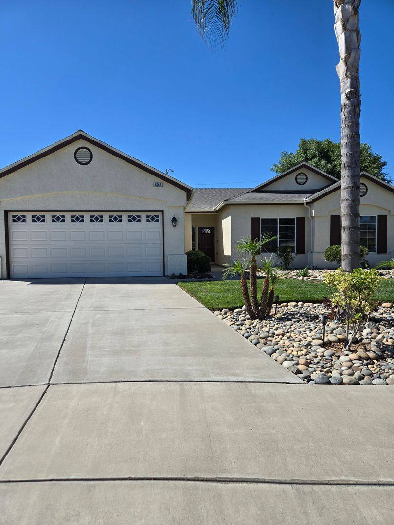 House for rent at 1565 Linden St, Lemoore, CA 93245