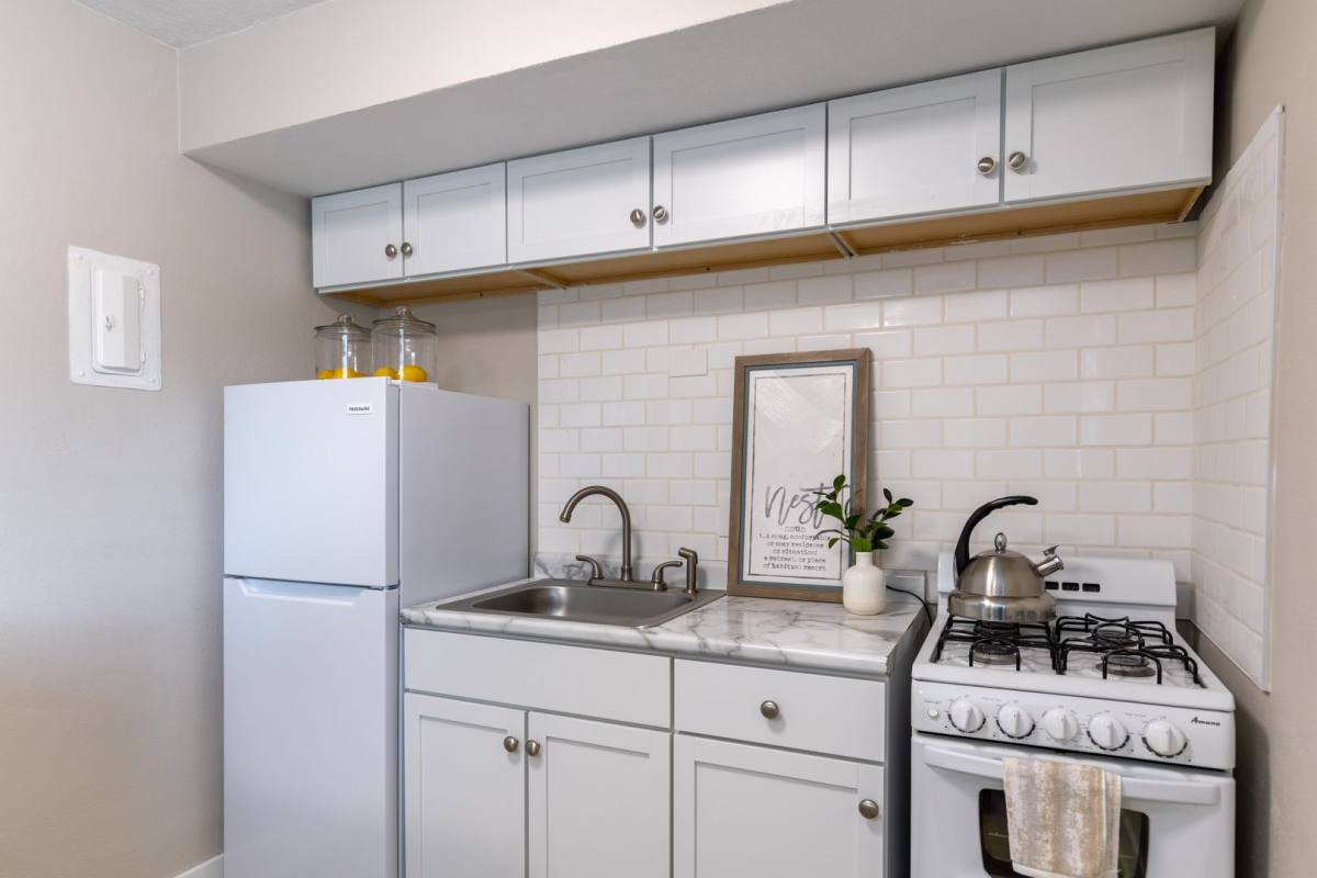 Apartment for rent at 1300 E Seneca Ave, Des Moines, IA 50316