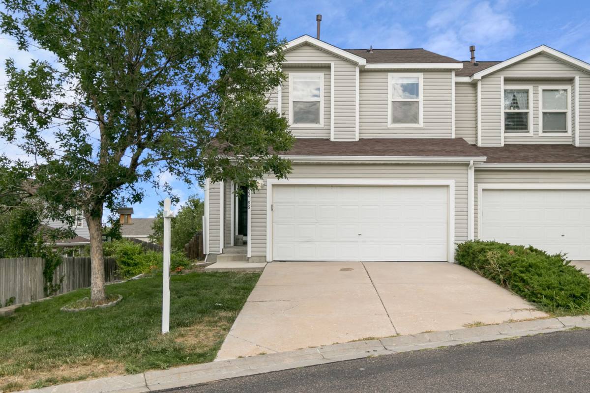 Townhouse for rent at 22196 E Berry Place, Aurora, CO 80015
