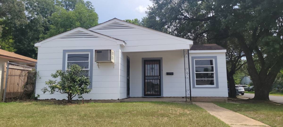 House for rent at 2457 Midway St, Shreveport, LA 71108