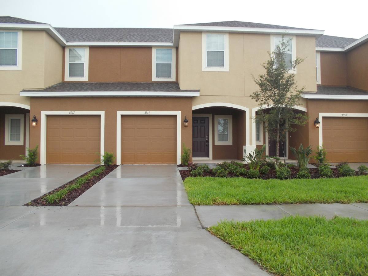 Townhouse for rent at 6915 Woodchase Glen Dr, Riverview, FL 33578