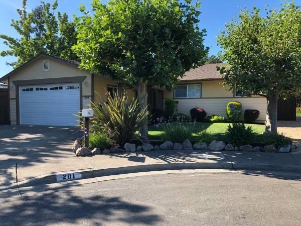 House for rent at 201 Fuchsia Way, Healdsburg, CA 95448