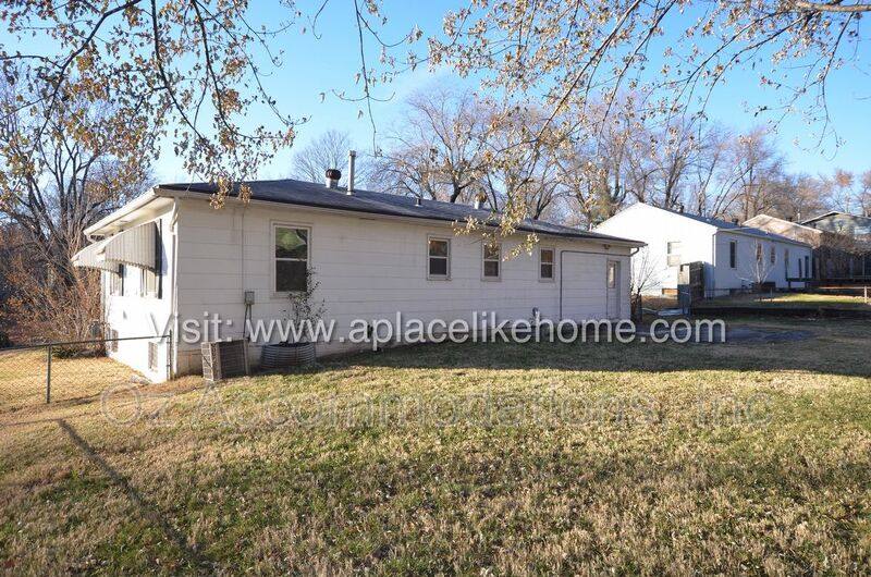 House for rent at 9811 Marsh Ave, Kansas City, MO 64134