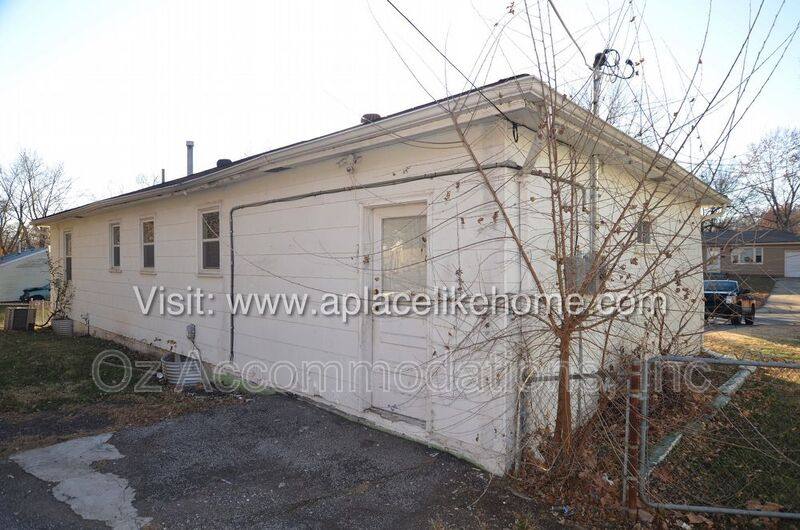 House for rent at 9811 Marsh Ave, Kansas City, MO 64134
