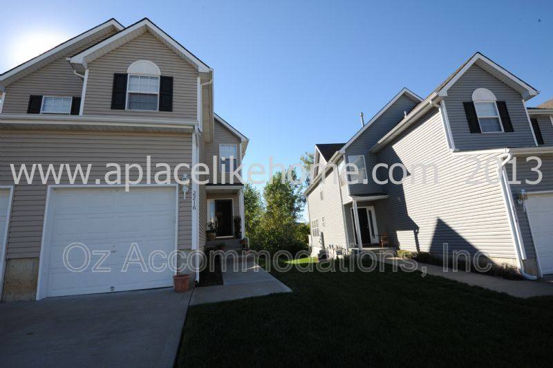 Townhouse for rent at 2216 SW Rambling Vine Rd, Lees Summit, MO 64082