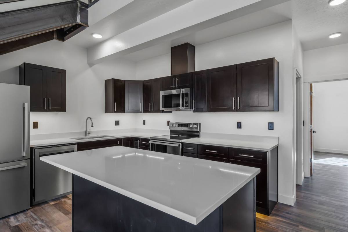 Apartment for rent at 1441 NW 4th St, Redmond, OR 97756