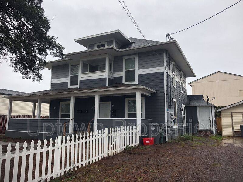 Apartment for rent at 450 SE 5th Ave #5, Hillsboro, OR 97123