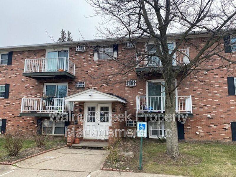 Apartment for rent at 115 Fox Hill Lane #B 3, Elyria, OH 44035