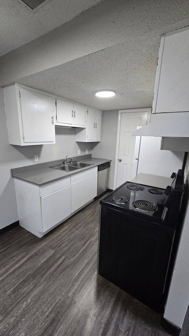 Apartment for rent at 1125 Langley Rd, Waterloo, IA 50702
