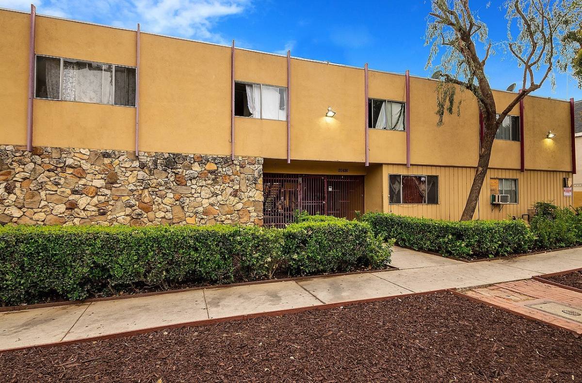 Apartment for rent at 20436 Cohasset St, Winnetka, CA 91306