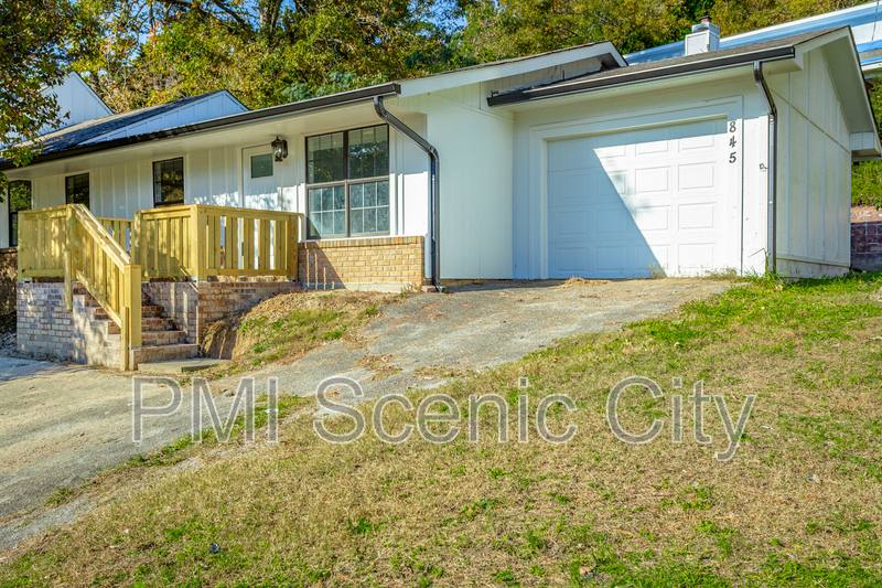 House for rent at 845 Donaldson Rd, Chattanooga, TN 37412