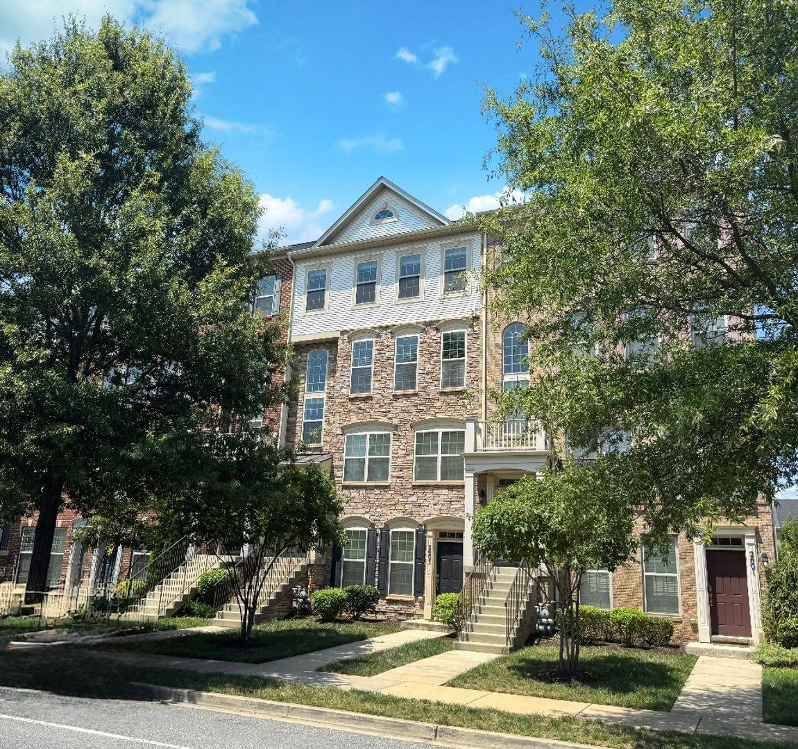 Townhouse for rent at 2607 Campus Way N, Lanham, MD 20706