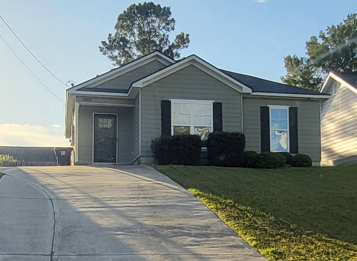 House for rent at 1940 Knowles Rd, Phenix City, AL 36869