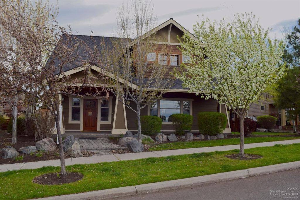 House for rent at 637 NW Compass Lane, Bend, OR 97703
