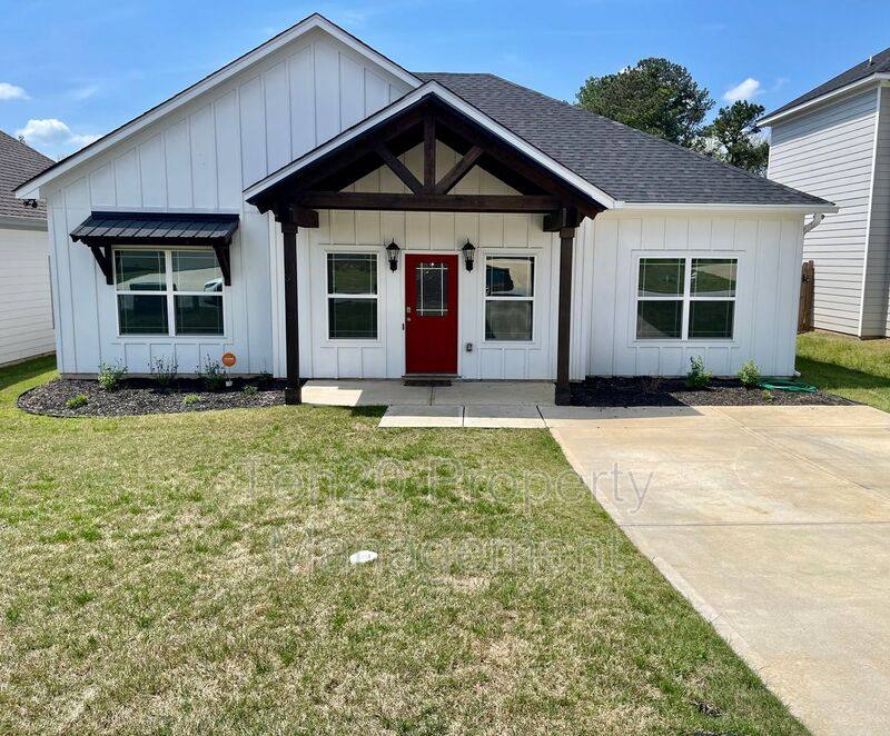House for rent at 30 Vineyard Dr, Phenix City, AL 36869