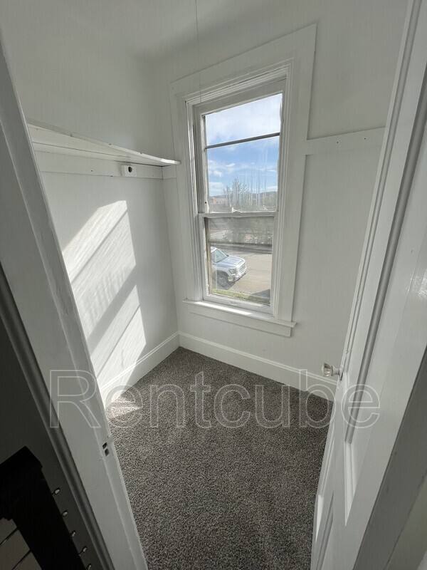 House for rent at 611 Garfield Ave, Dubuque, IA 52001