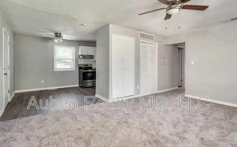 House for rent at 4712 E 44th St, Kansas City, MO 64130