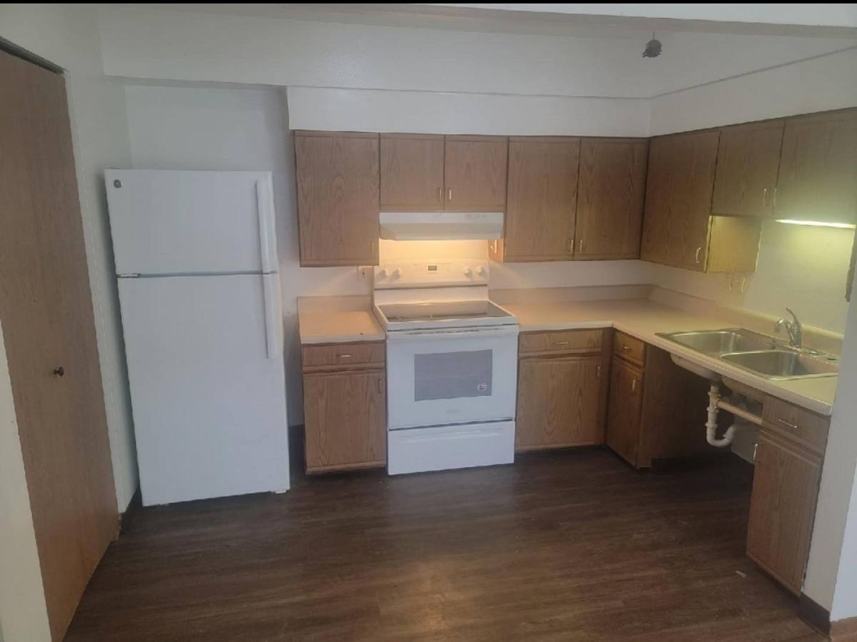 Apartment for rent at 200 S Columbus St, Pleasantville, IA 50225