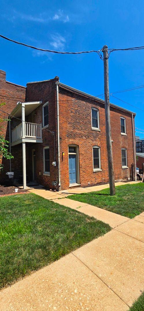 Townhouse for rent at 1119 Missouri Ave, Saint Louis, MO 63104