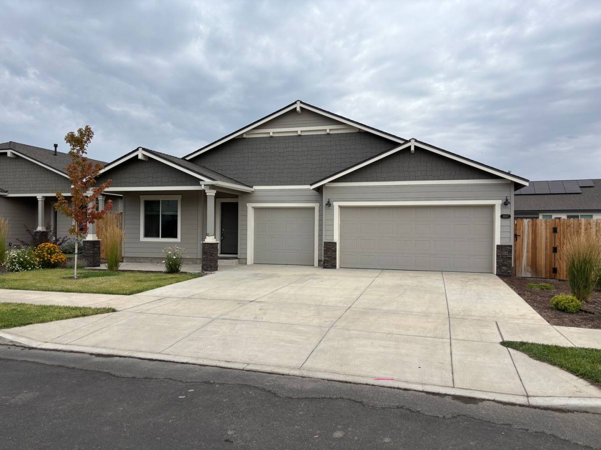 House for rent at 1067 NW Varnish Lane, Redmond, OR 97756