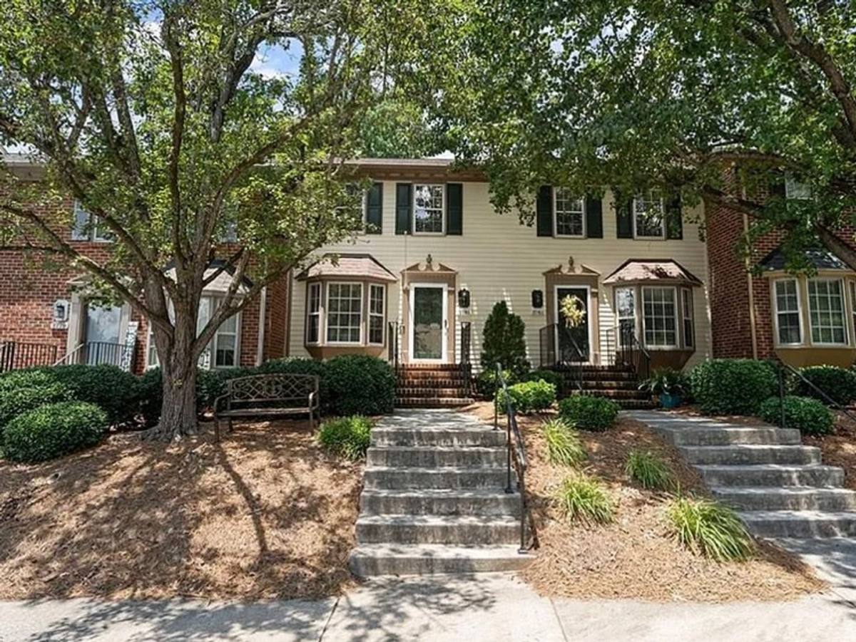 Townhouse for rent at 3781 Greens Crossing, Greensboro, NC 27410