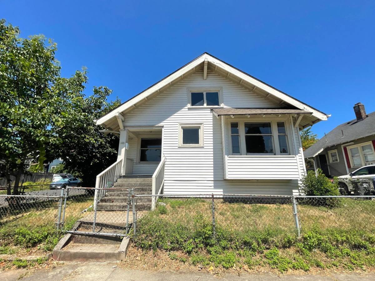 House for rent at 903 NE Prescott St, Portland, OR 97211