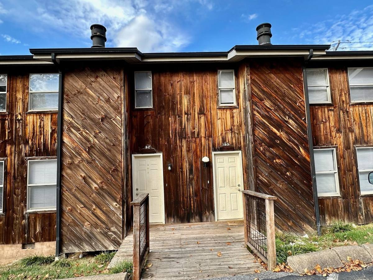 Apartment for rent at 3711 N Roan St, Johnson City, TN 37601