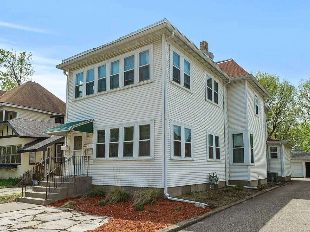 Apartment for rent at 1081 13th Ave SE, Minneapolis, MN 55414
