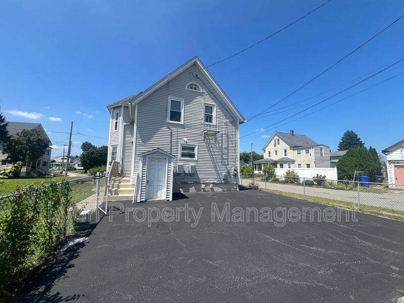 Apartment for rent at 36 Jefferson Ave #2, Riverside, RI 02915