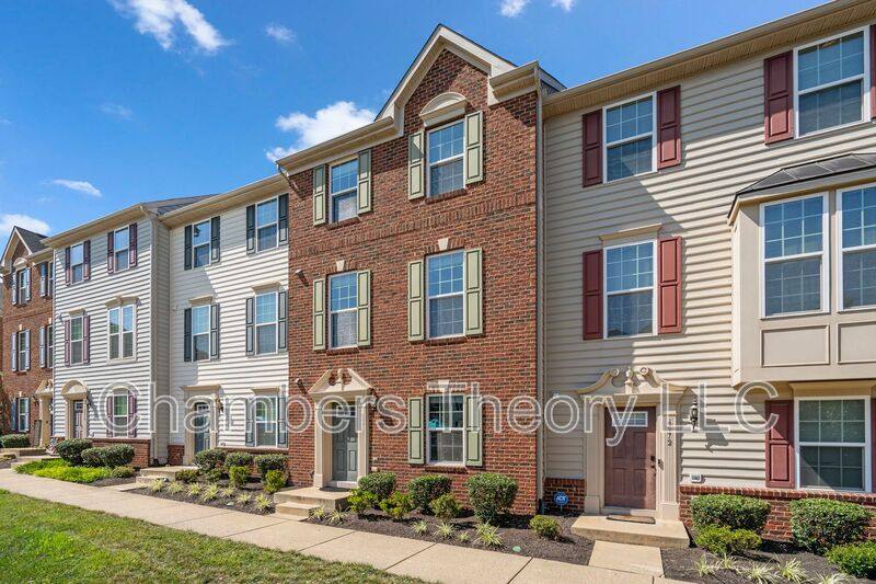 Townhouse for rent at 6974 Kona Dr, Gainesville, VA 20155