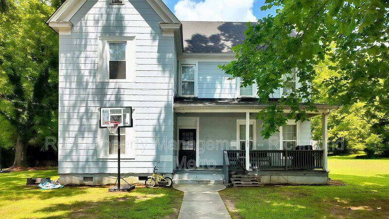 Apartment for rent at 707 2nd Ave #B, Lawrenceville, VA 23868
