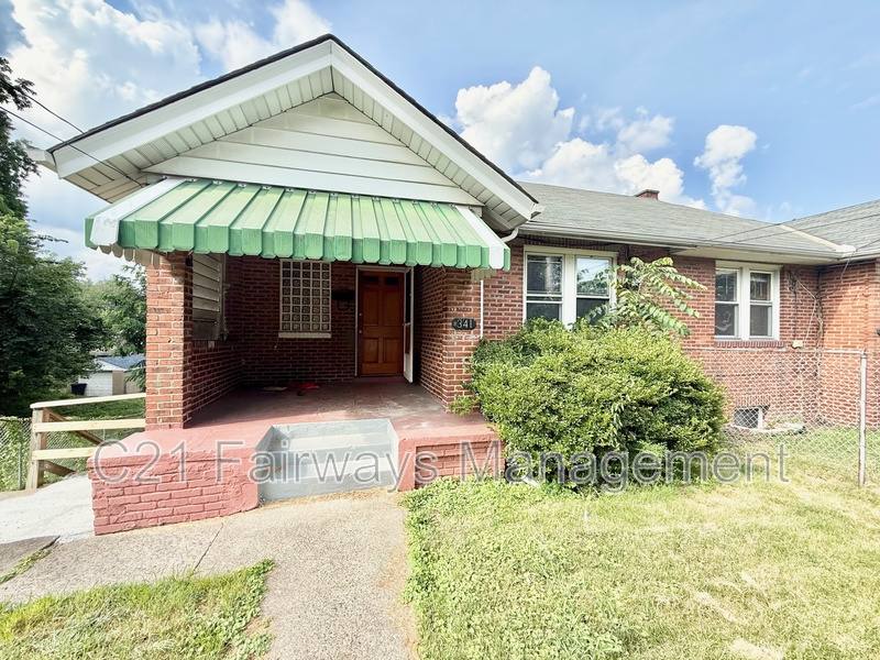 House for rent at 341 Ohio Ave, Clairton, PA 15025