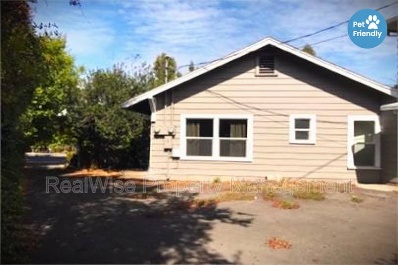 House for rent at 720 Siskiyou Blvd, Ashland, OR 97520