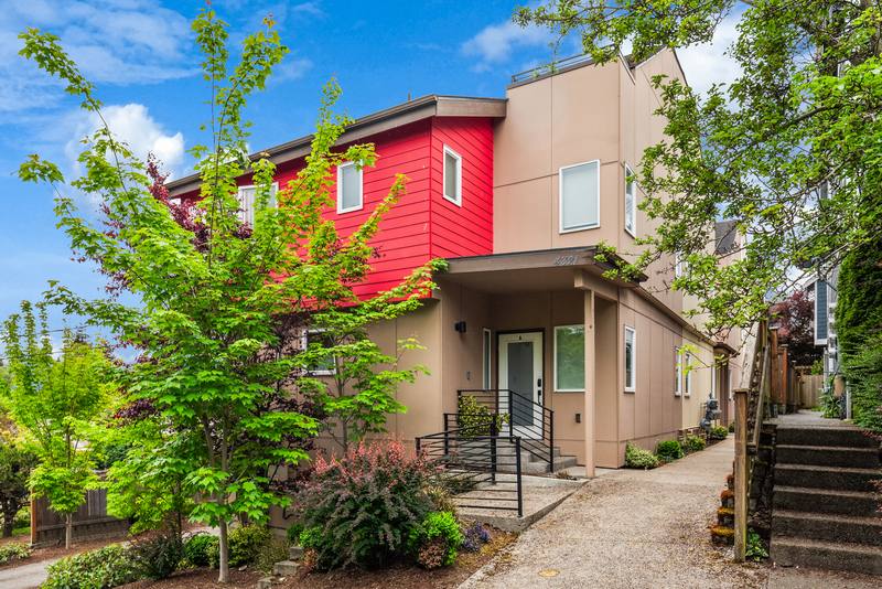 Townhouse for rent at 4321 S Webster St E, Seattle, WA 98118