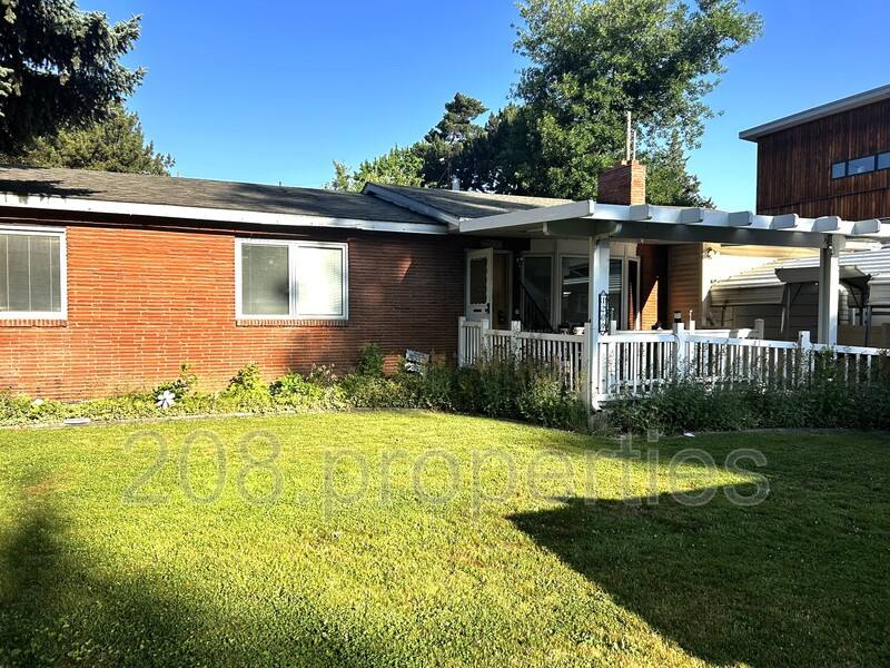 House for rent at 1209 N Roosevelt St, Boise, ID 83706