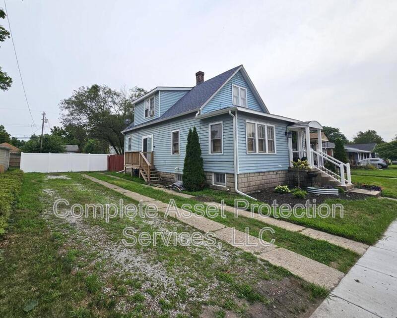 House for rent at 1033 170th St #2, Hammond, IN 46324