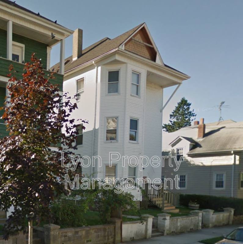 Apartment for rent at 22 Willard St #3, New Bedford, MA 02744