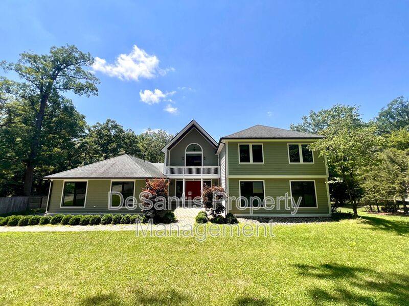 House for rent at 136 Wiegand Dr, Cranberry Township, PA 16066