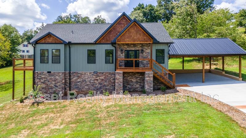 House for rent at 915 River Cliff Dr, Kodak, TN 37764