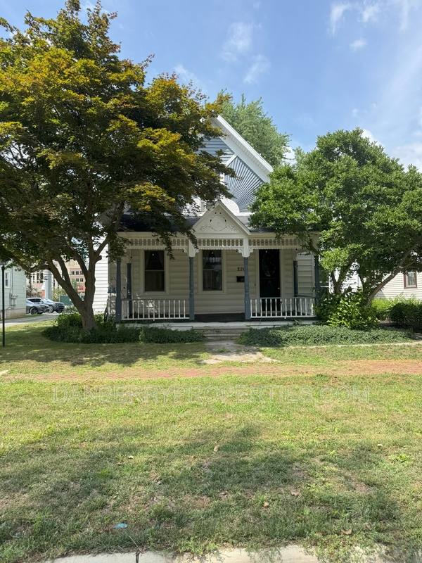 Apartment for rent at 218 E Lima St, Findlay, OH 45840
