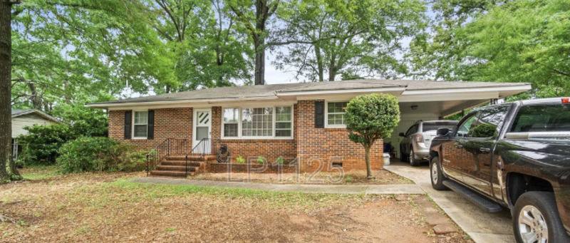 House for rent at 1011 W Poplar St, Griffin, GA 30224