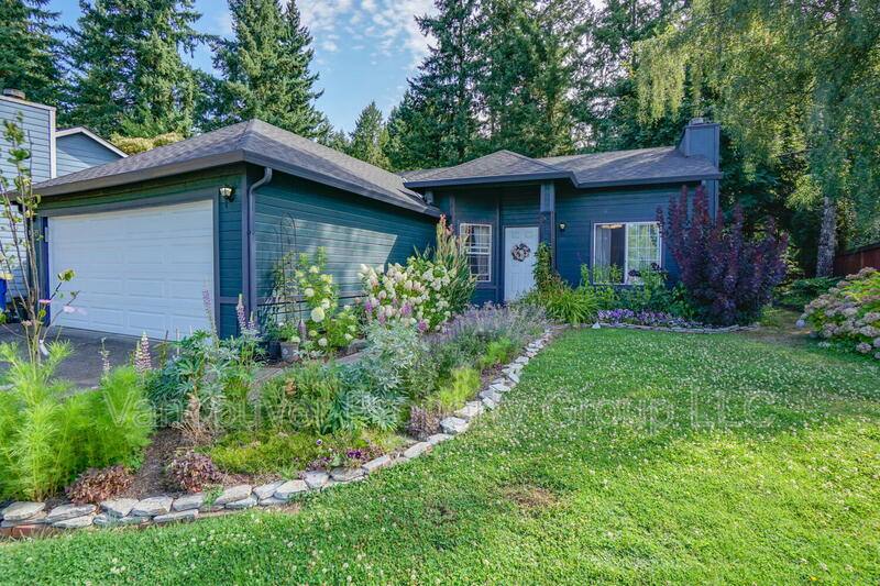 House for rent at 10519 NE 45th Ave, Vancouver, WA 98686