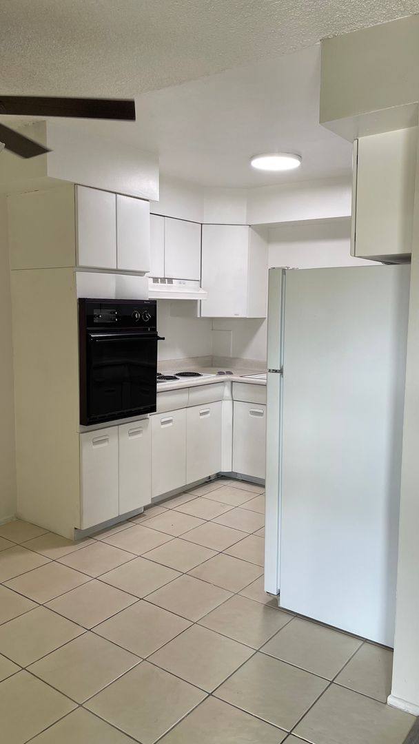 Apartment for rent at 1800 Rexford Dr, Las Vegas, NV 89104