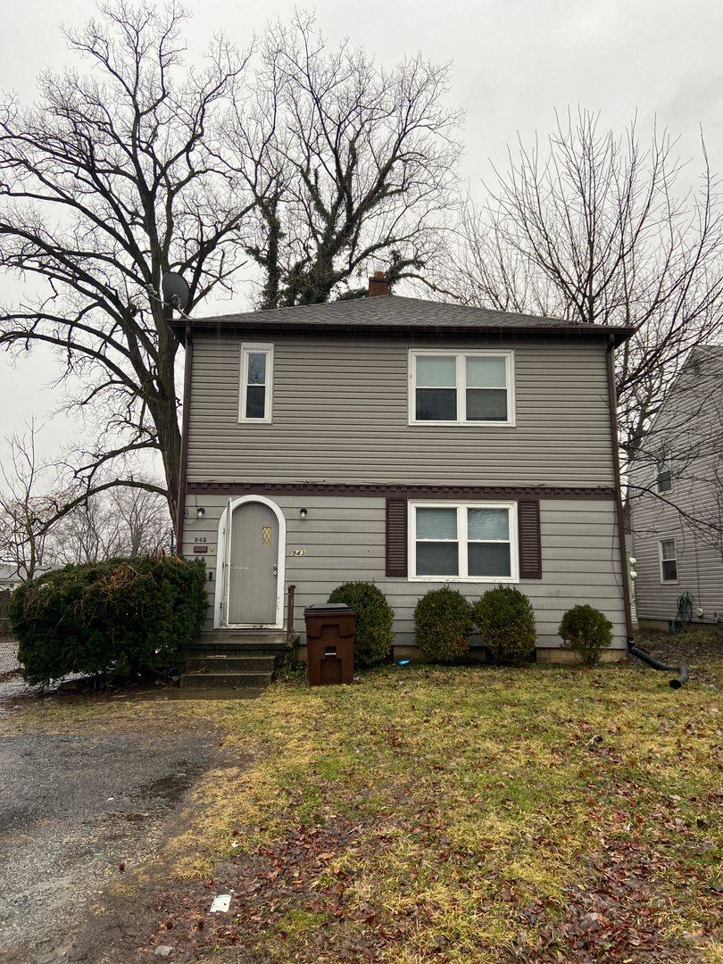 Apartment for rent at 943-945 Sheridan, Columbus, OH 43209