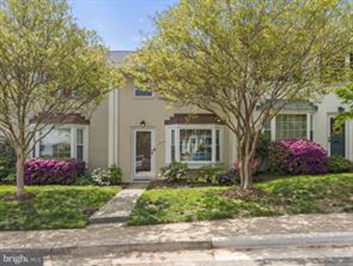Townhouse for rent at 3812 Keller Ave, Alexandria, VA 22302