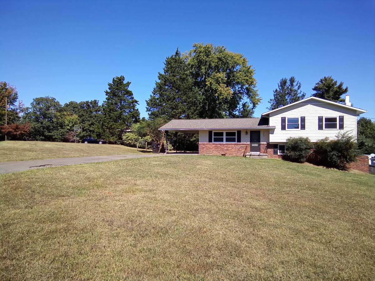 House for rent at 9240 Guyot Dr, Knoxville, TN 37922