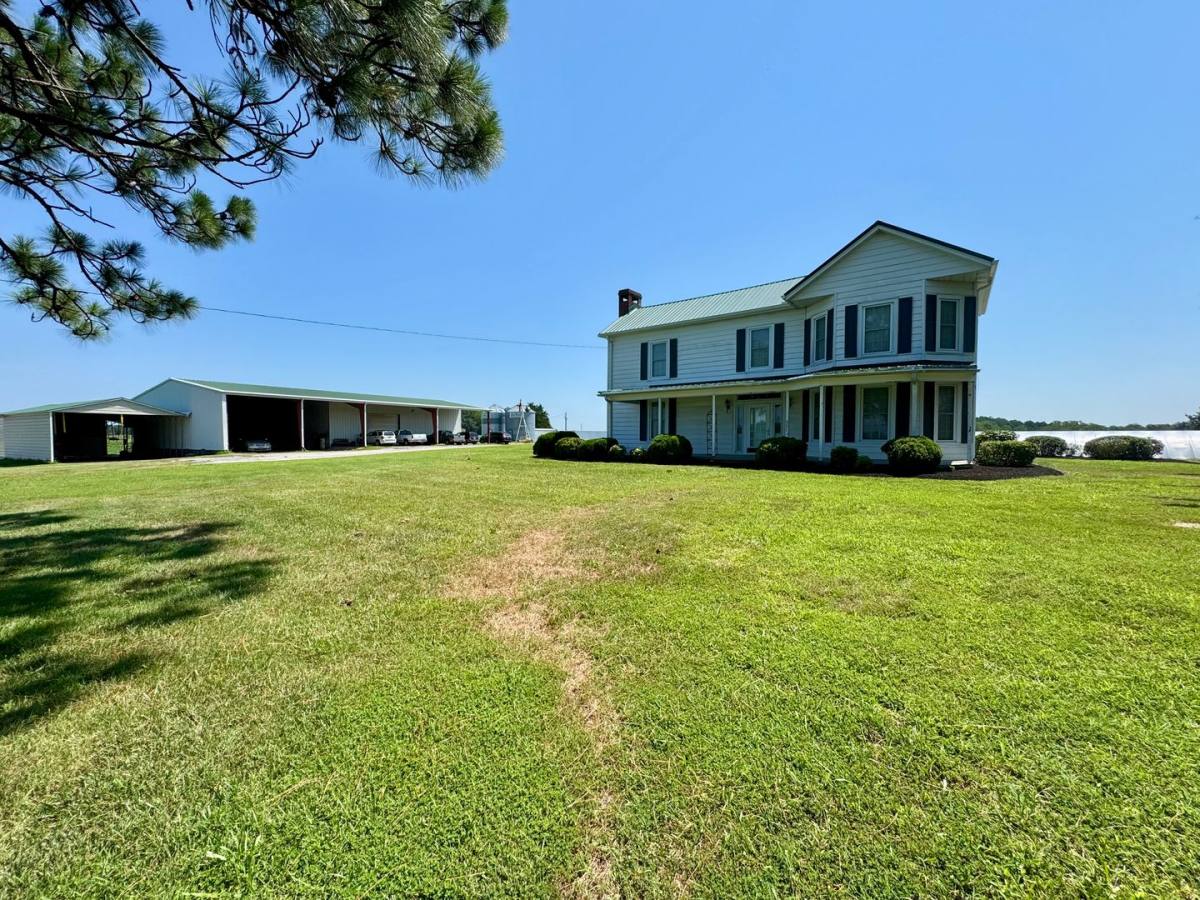 House for rent at 8368 Baskerville Rd, Baskerville, VA 23915