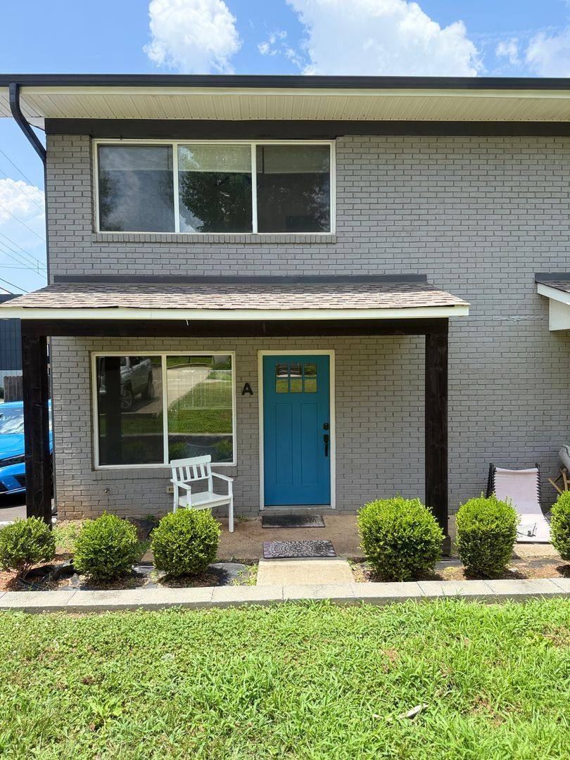 Townhouse for rent at 312 State St, Charlotte, NC 28208
