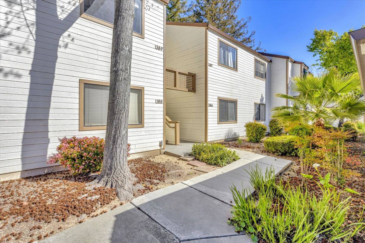 Condo for rent at 1389 Meadow Ridge Circle, San Jose, CA 95131