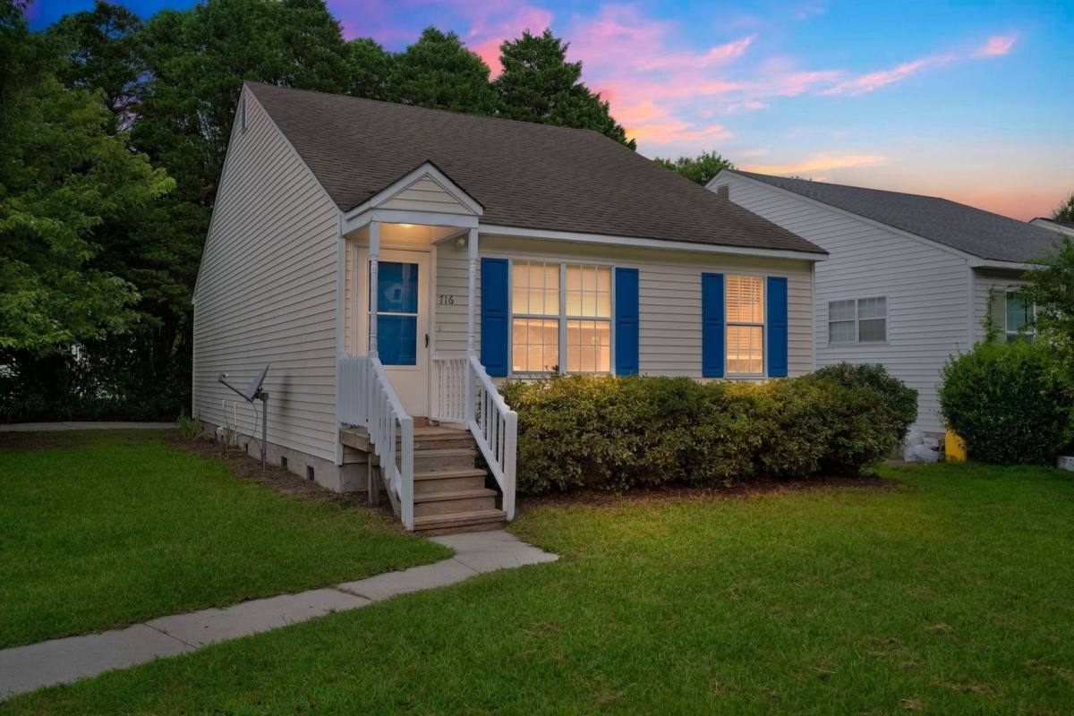 House for rent at 716 Varsity Dr, Wilmington, NC 28403